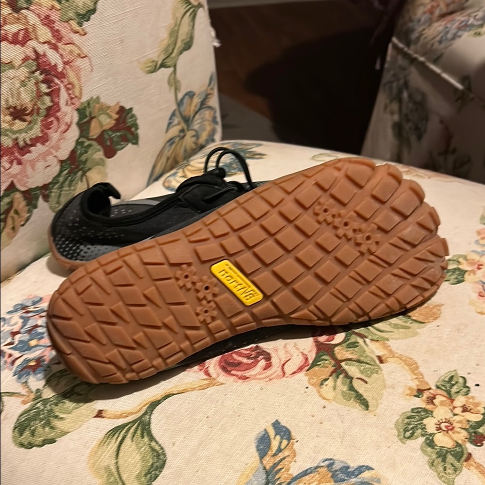 Black and Brown Athletic Shoes - Picture 6 of 7